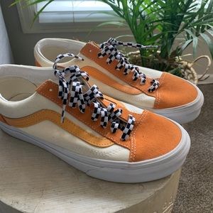 Cream/orange Old skool Vans🧡